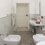 Center Luxury 2 *