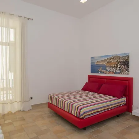 Center Luxury 2 アパート ソレント